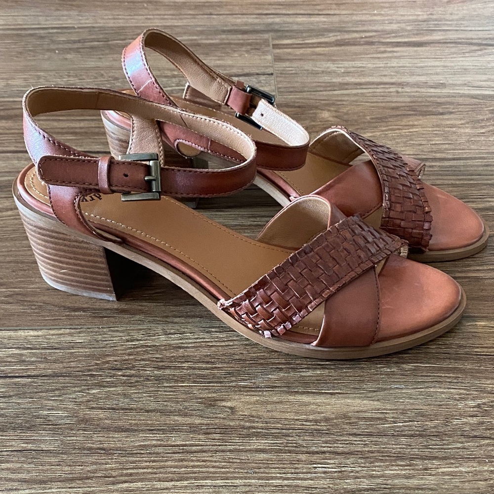 Vintage Foundry Co Audrey Cognac brown leather heeled sandals women's size 10